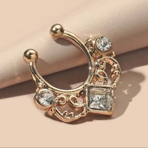 🇮🇳Indian-inspired Gold rhinestone septum ring